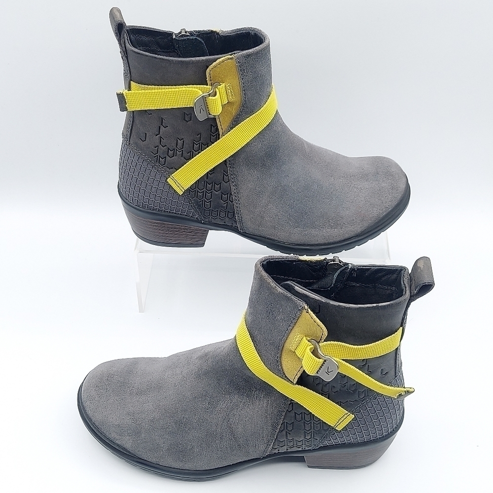 KEEN Morrison Mid Boots Adjustable Ankle Strap Side Zipper Suede Size 6